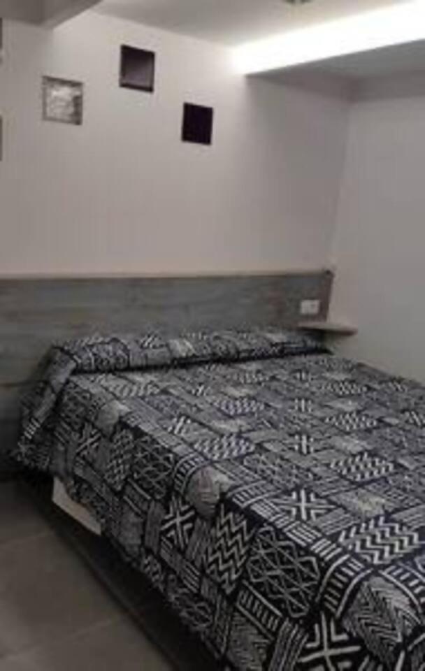 Taocasa Metal Appartement Olot Buitenkant foto
